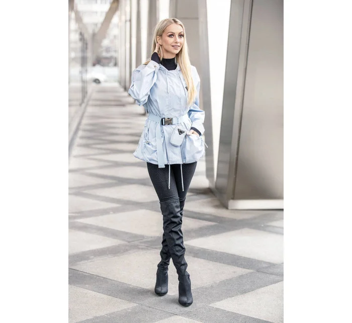 Svetlomodrá krátka dámska bunda s opaskom (AG3-03)