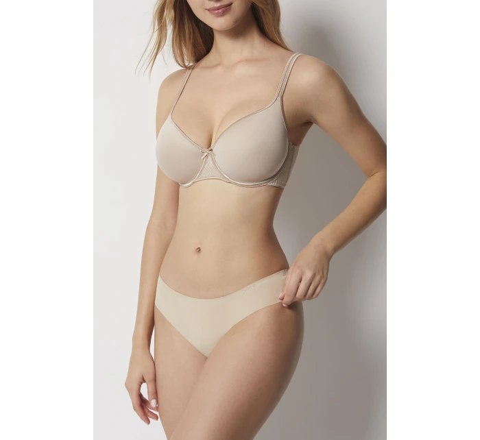 Selene Fabiola farba: tierra