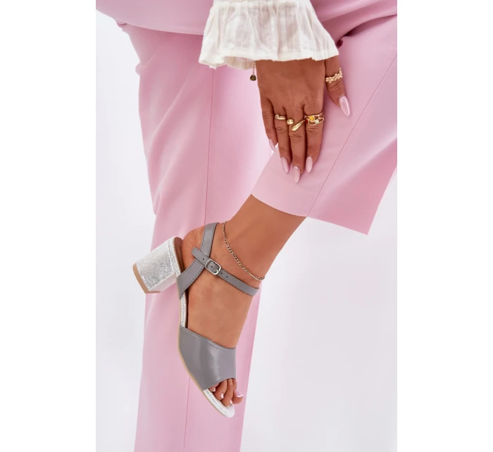 Sandále na podpätku model 213012 Krok vo veľkom štýle