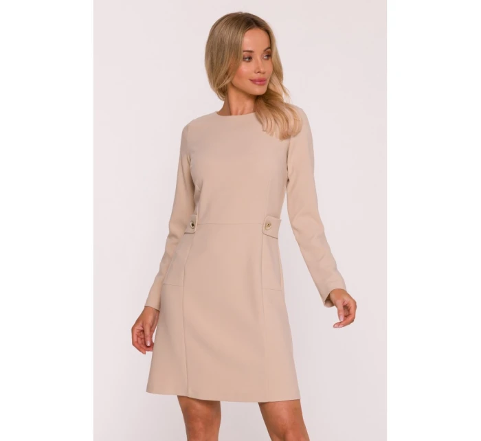 model 21319189 Šaty s ozdobnými knoflíky v pase béžové - STYLOVE model 21319189 Šaty s ozdobnými knoflíky v pase béžové - STYLOVE