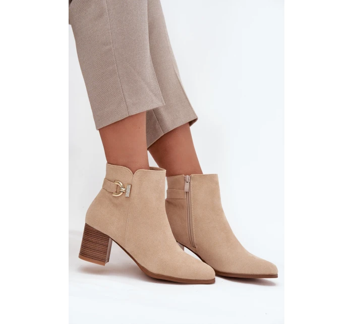 Ocieplane Botki Damskie Na Słupku Ze Złotym Detalem Beżowe Renora Ocieplane Botki Damskie Na Słupku Ze Złotym Detalem Beżowe Renora