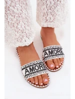 Dámské sandály na plochém podpatku se zdobením bílé model 21703749 - Boto Dámské sandály na plochém podpatku se zdobením bílé model 21703749 - Boto