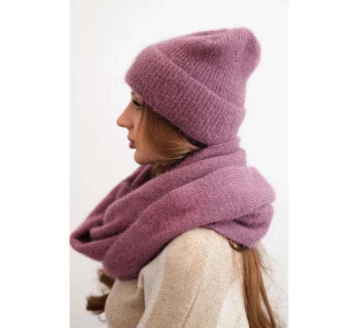 Dámský komplet s čepicí a šálou z měkké pleteniny tmavě růžový