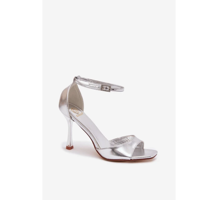 Dámske sandále na podpätku - strieborné Revella