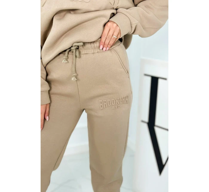 Izolovaná bavlněná souprava, mikina + kalhotami Brooklyn světle béžová Izolovaná bavlněná souprava, mikina + kalhotami Brooklyn světle béžová