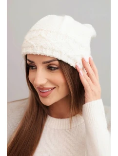 Dámska zimná čiapka s vlnou v hrubom úplete K481 ecru
