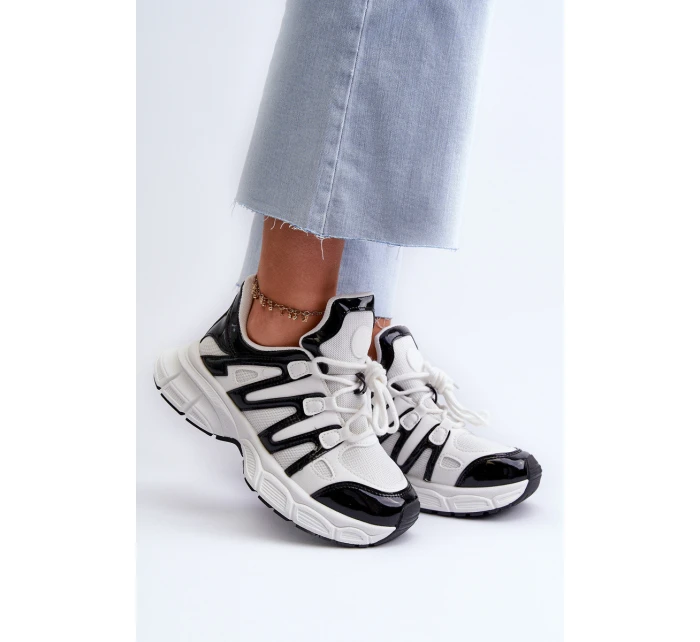 Dámské tenisky na masivní podrážce bílé model 21659047 - Boto Dámské tenisky na masivní podrážce bílé model 21659047 - Boto