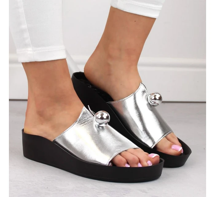 Dámské ažurové sandály béžové model 21904482 - Sabatina