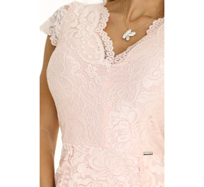 316-10 Čipkované šaty s krátkymi rukávmi a výstrihom - BRUSSWIN