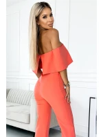 Dámský overal v broskvové barvě s volánkem a odhalenými rameny model 18478723 - Bergamo Dámský overal v broskvové barvě s volánkem a odhalenými rameny model 18478723 - Bergamo