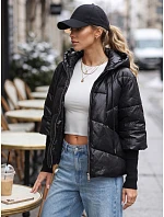 Krótka kurtka damska pikowana z kapturem czarna model 22341023 - FashionStreet