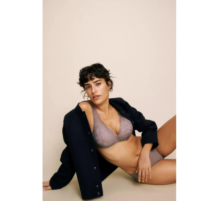 Dámske nohavičky Body Make-Up Illusion Lace Highleg Tai - GRAY - sivá 3091 - TRIUMPH Dámske nohavičky Body Make-Up Illusion Lace Highleg Tai - GRAY - sivá 3091 - TRIUMPH