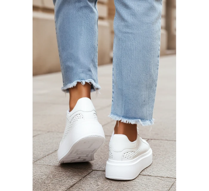 Dámské bílé tenisky Dstreet model 21996182 - FashionStreet