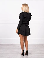 Šaty so zvislými volánmi čiernej