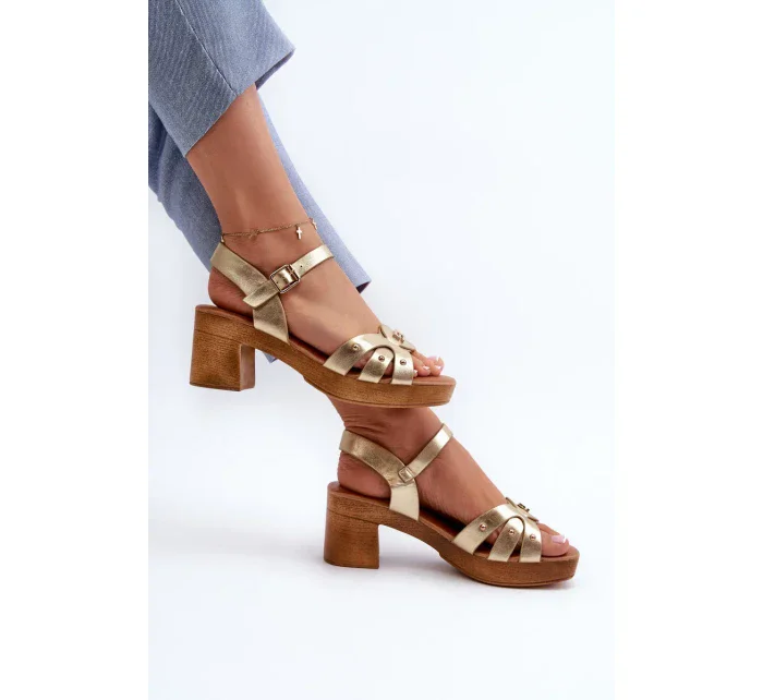 Dámske sandále na vysokom podpätku z ekokože, zlaté Assames Dámske sandále na vysokom podpätku z ekokože, zlaté Assames