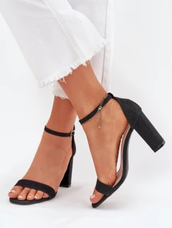 Sandále na podpätku model 215642 Krok vo veľkom štýle