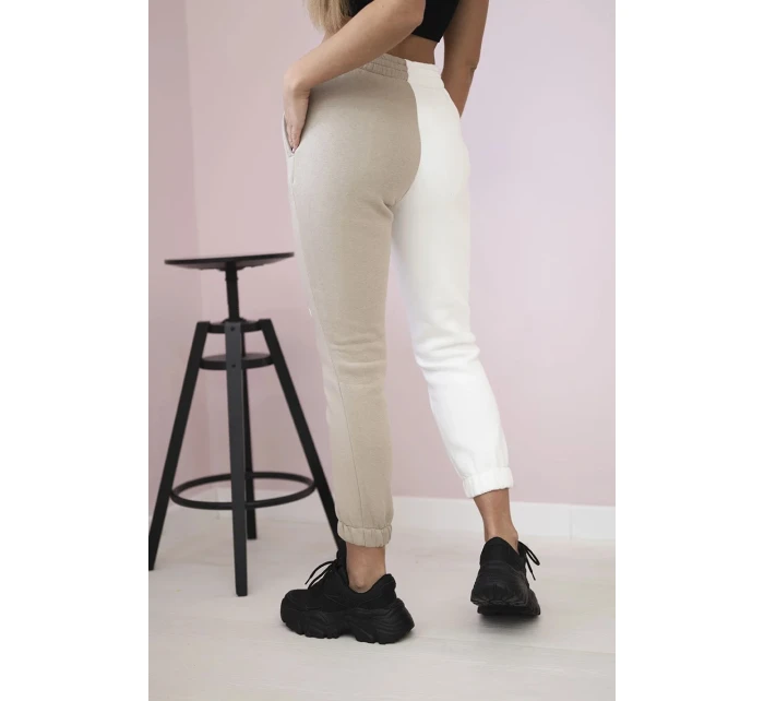 Dámske tepláky s nápisom QUEEN béžové