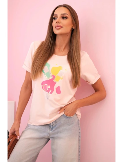 Dámska bavlnená blúzka s krátkymi rukávmi a farebnou potlačou v ružovej farbe Dámska bavlnená blúzka s krátkymi rukávmi a farebnou potlačou v ružovej farbe