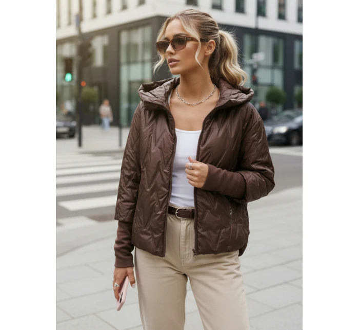 Dámska prechodná prešívaná bunda s kapucňou hnedá FashionStreet TY5613