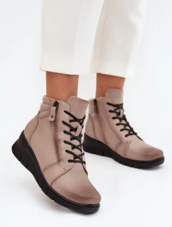 Topánky na klinovom podpätku model 217731 Step in style