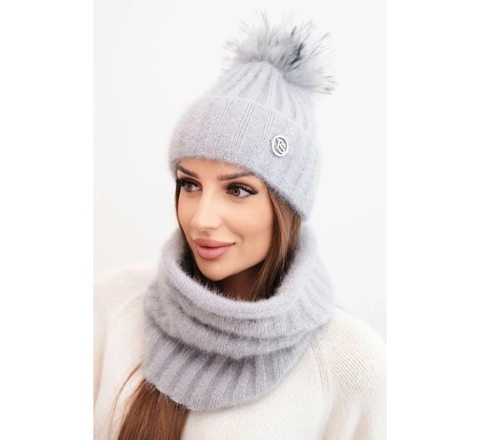 Dámská zimní souprava s bambulí a model 21762695 šedý - K-Fashion