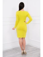 Přiléhavé šaty s výřezem pod prsy kiwi