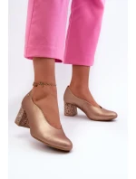 Elegantní kožené lodičky na podpatku model 21661319 zlaté - Maciejka