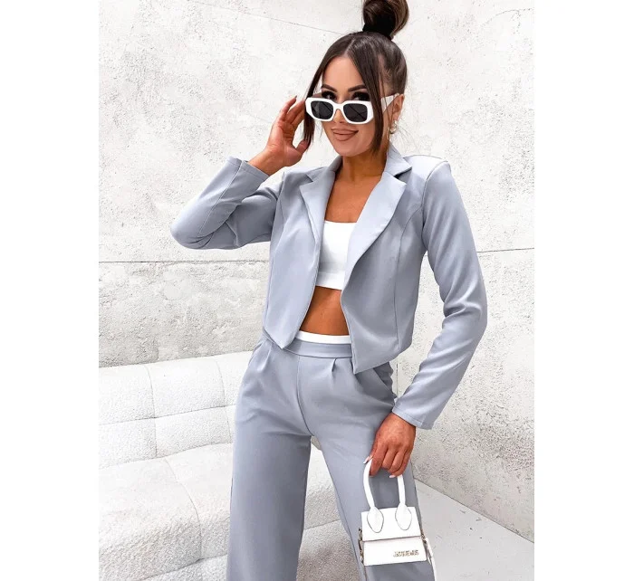 Šedá dámska súprava - krátke sako a široké nohavice (8263) Šedá dámska súprava - krátke sako a široké nohavice (8263)