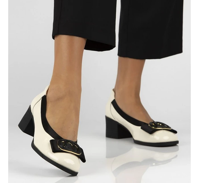 Béžové lakované lodičky Filippo DP6960