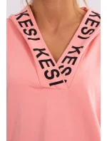 model 18746993 šaty s kapucí a potiskem - K-Fashion