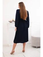 Šaty s viazaným plisovaným lemom námornícka farba