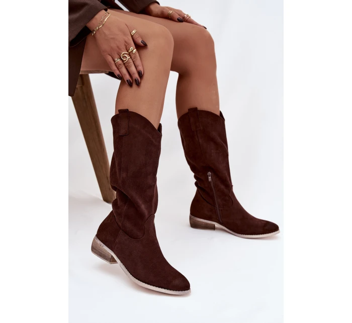 Kozaki Kovbojky Na Nízkém Podpatku Z Eko Semiše Čokoládové Cherrie Kozaki Kovbojky Na Nízkém Podpatku Z Eko Semiše Čokoládové Cherrie