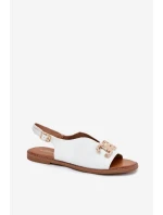 Dámské Sandály Na Plochém Podpatku Se Zlatou Dekorací Bílé model 21701658 - EVENTO