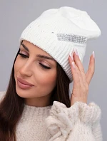Dámska zimná vlnená čiapka s ozdobným pásom z kamienkov K402 ecru