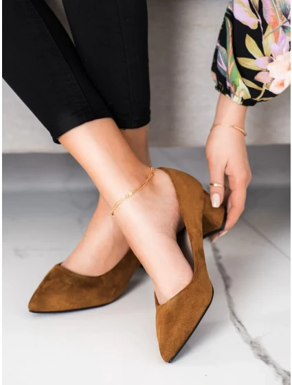 Klasické hnědé  lodičky dámské na širokém podpatku