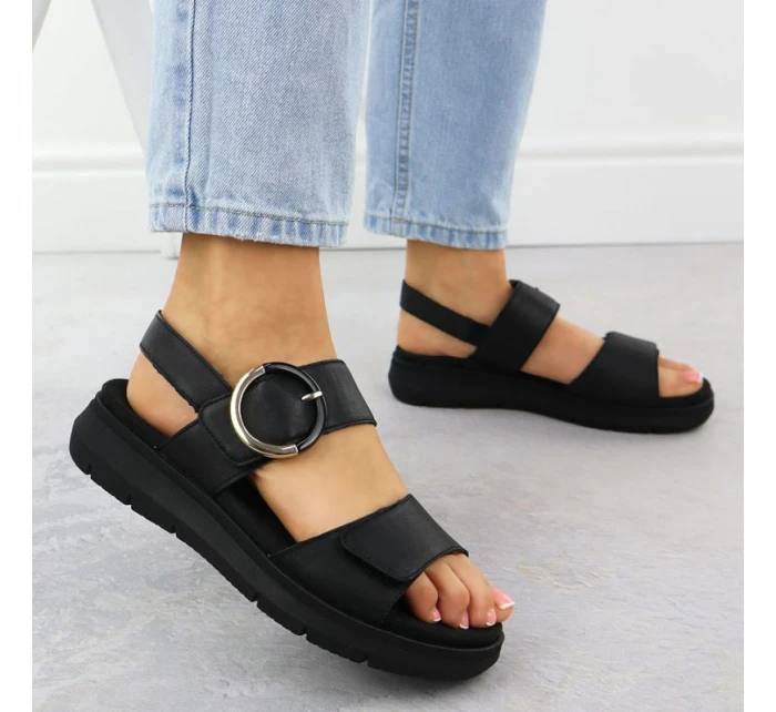 Dámske kožené sandále na platforme čierne Remonte D2K50-00