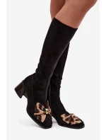 Dámské kozačky na klínku s ozdobnou mašlí model 21718438 Černé - D&A