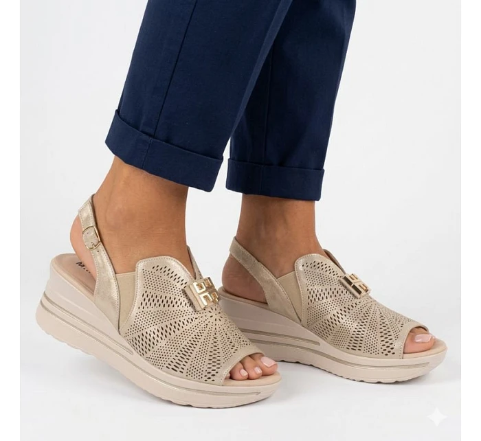 Dámské kožené sandály na platformě gold M.Daszynski model 22072440 - M. Daszyński Dámské kožené sandály na platformě gold M.Daszynski model 22072440 - M. Daszyński