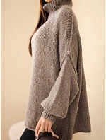 Dámský oversize svetr s příměsí model 22391398 rolákem a širokými rukávy fango - K-Fashion