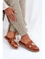 Dámské sandály na plochém podpatku se zlatou ozdobou model 21697080 - EVENTO Dámské sandály na plochém podpatku se zlatou ozdobou model 21697080 - EVENTO