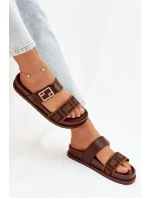 Dámské pantofle s zlatým sponou hnědé model 21898353 - Boto