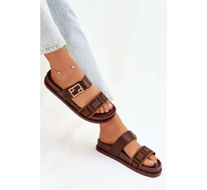 Dámské pantofle s zlatým sponou hnědé model 21898353 - Boto