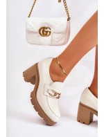 Skórzane Półbuty Na Słupku Ze Złotą Ozdobą Jasnobeżowe Lemar Mikeyla