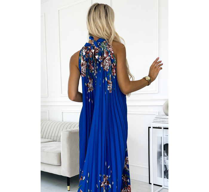 Plisované saténové maxi šaty Numoco ESTER - modré s kvetmi