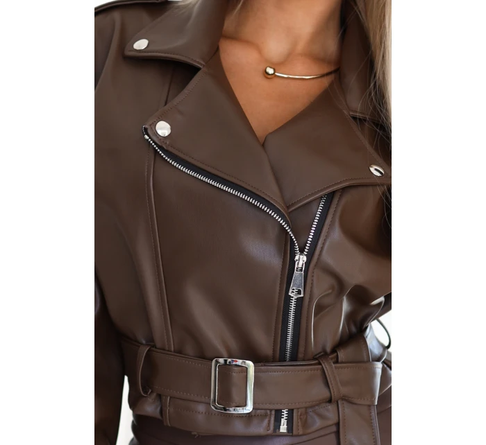 Bunda z měkké ekokůže s páskem a asymetrickým zipem čokoládová model 21322450 - numoco basic Bunda z měkké ekokůže s páskem a asymetrickým zipem čokoládová model 21322450 - numoco basic