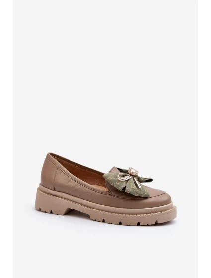 Dámské kožené mokasíny s mašlí model 21648040 Beige - Laura Messi Dámské kožené mokasíny s mašlí model 21648040 Beige - Laura Messi
