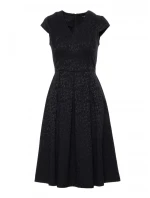 M892 Priliehavé šaty so skladanými záhybmi - čierne M892 Priliehavé šaty so skladanými záhybmi - čierne