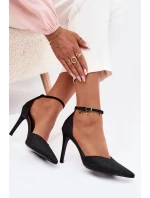 Lesklé lodičky s páskem černé model 21788298 - Boto Lesklé lodičky s páskem černé model 21788298 - Boto