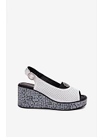 Kožené sandály na platformě model 22101381 bílé - S.Barski Kožené sandály na platformě model 22101381 bílé - S.Barski