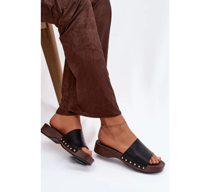 Dámské pantofle se zlatými nýty černé Terissa